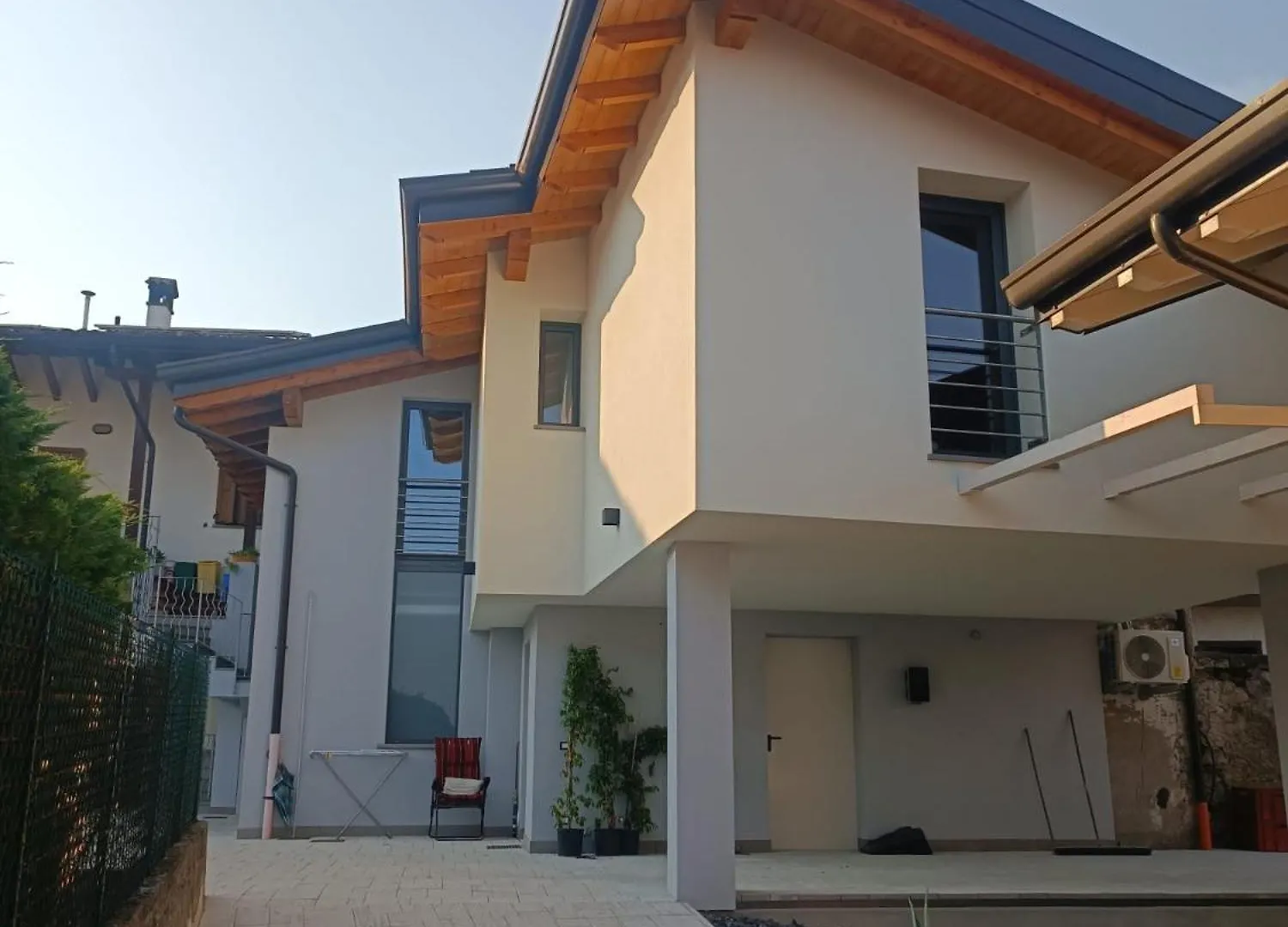 Luminoso Appartamento Vista Lago Solto Collina Ιταλία