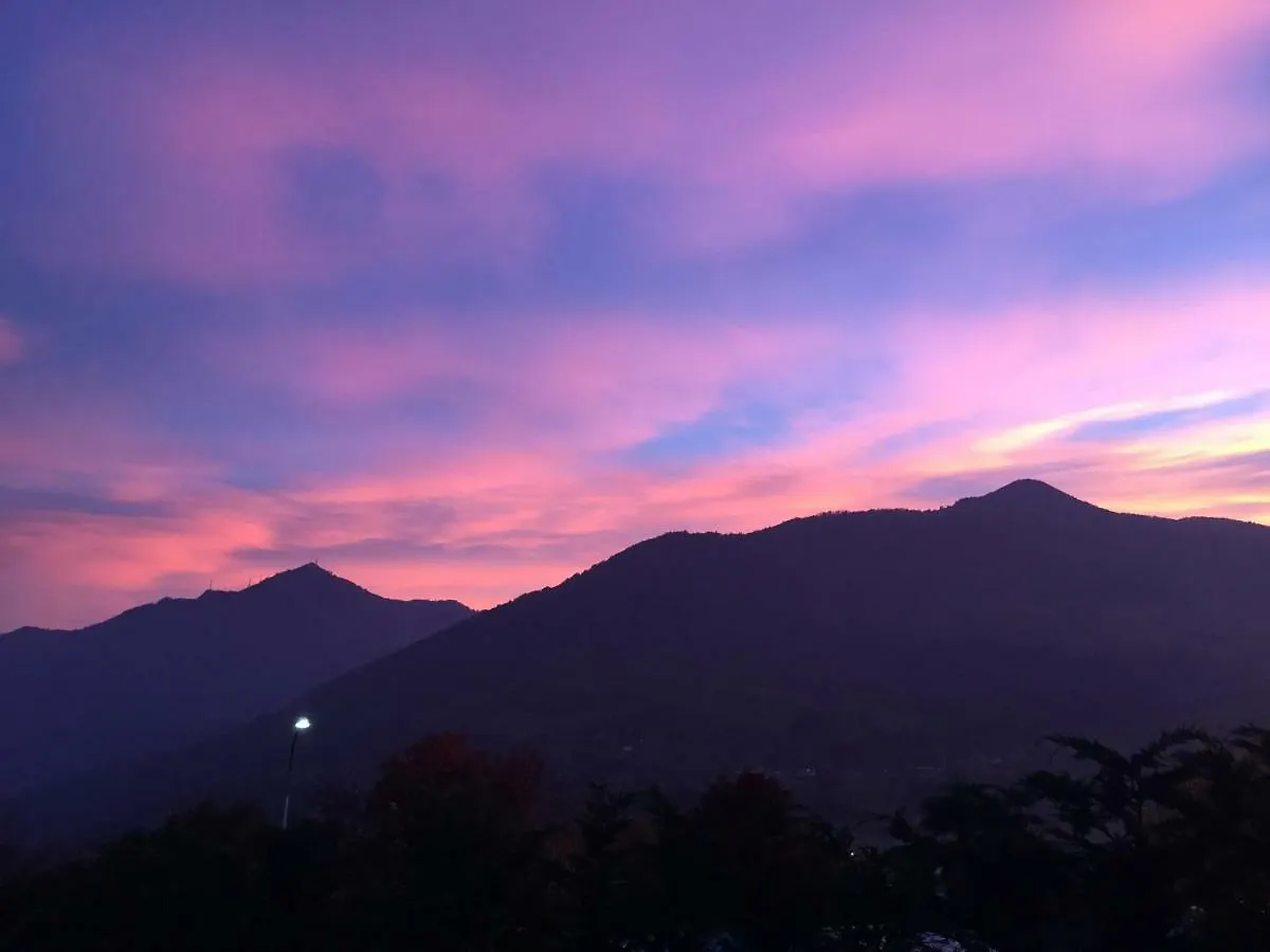 Luminoso Appartamento Vista Lago Solto Collina Ιταλία